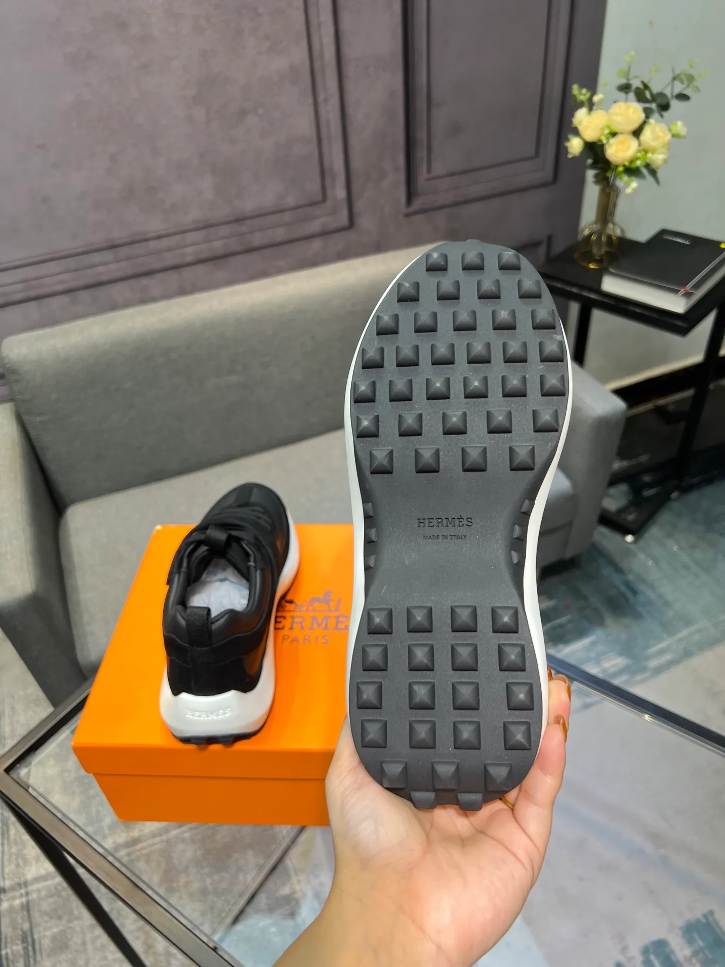 Men's shoes 💰600 Actual photos 🎬 [Hermès] Couple style, official website synchronization Counter quality French Paris catwalk style Simple and classic Imported original fabric Original 1:1 outsole! The highest version on the market! Size: Female 35-41. Male 39-45 (female 41, male 45 customized)